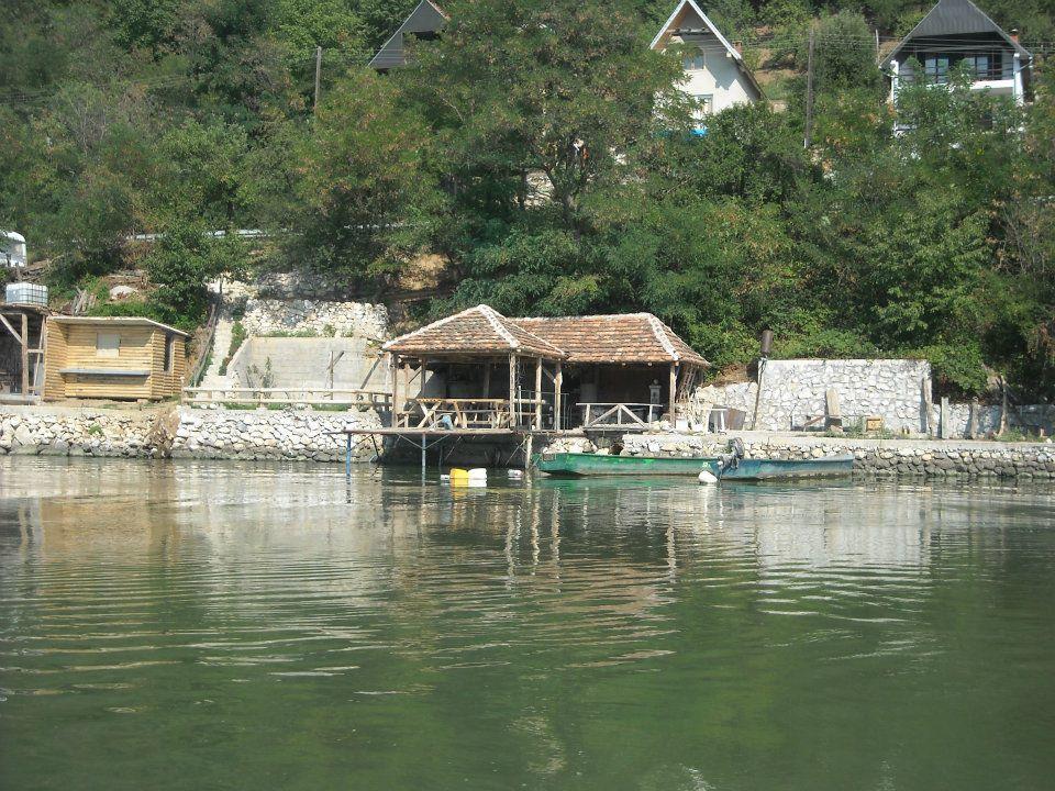Chalet Ljubicine Kolibe Golubinje Екстериор снимка