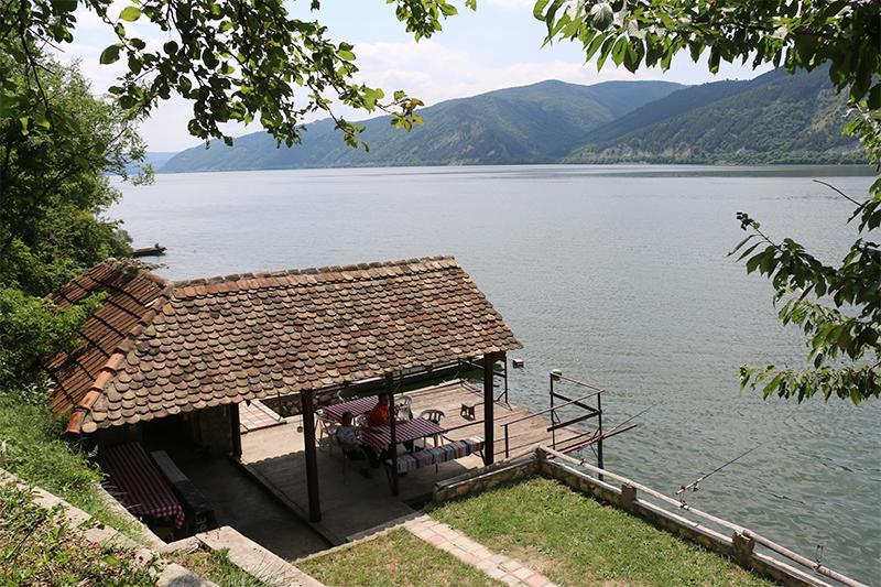 Chalet Ljubicine Kolibe Golubinje Екстериор снимка